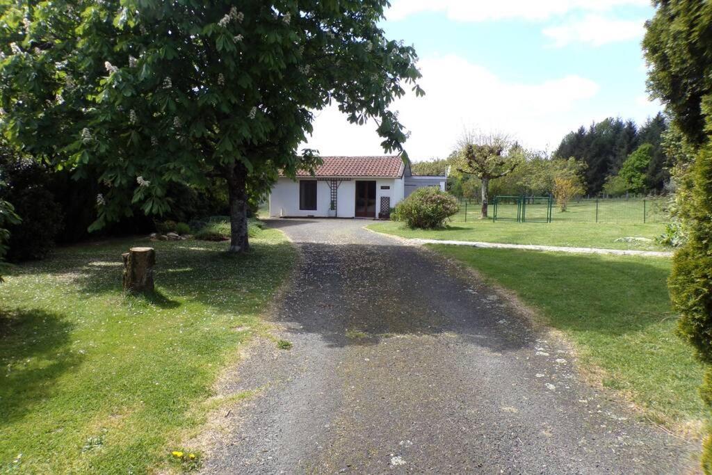 הוילה Maisonnais-Sur-Tardoire Breesfalt Gite Accomodation מראה חיצוני תמונה